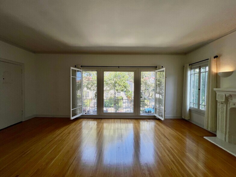 More Photos Of 143 N Sycamore Ave, Los Angeles Multifamily For Sale