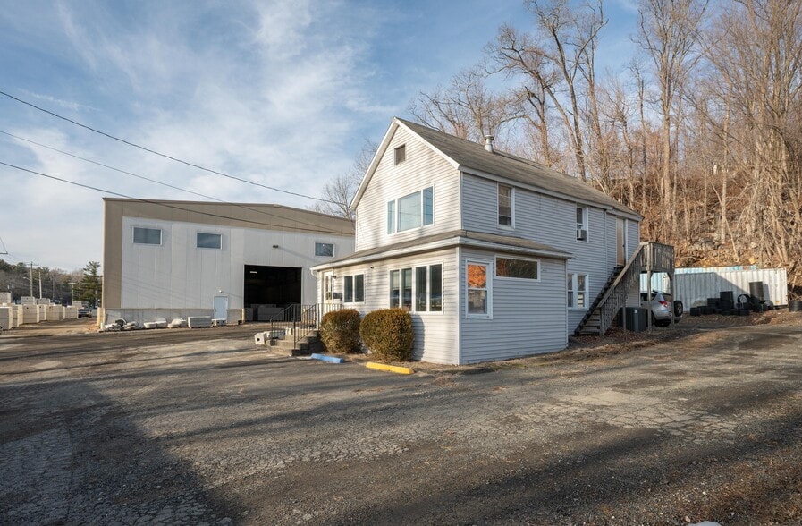 More Photos Of 41 Padanaram Rd, Danbury Manufacturing For Sale