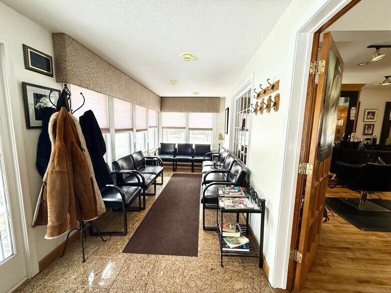 More Photos Of 449 Naubuc Ave, Glastonbury Freestanding For Sale