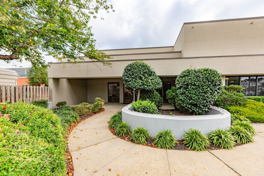 More Photos Of 2201 Charles St, Fredericksburg Medical For Lease