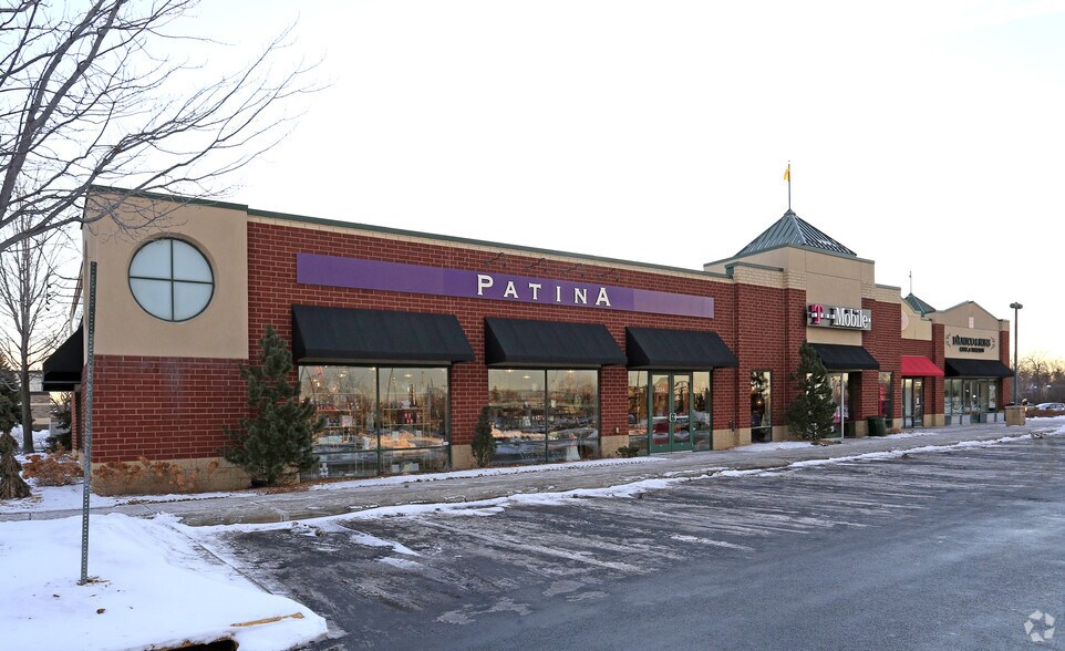 More Photos Of 7700-7812 W Highway 55, Golden Valley General Retail For Lease