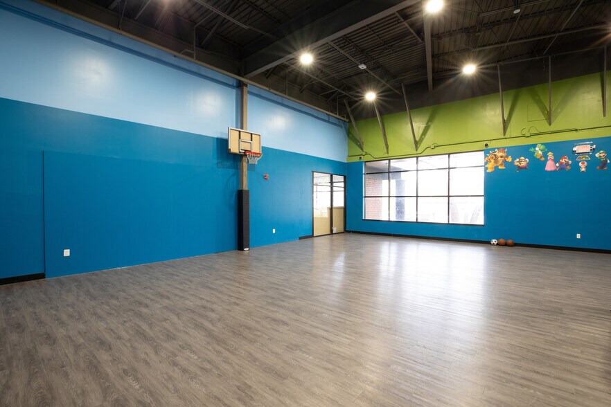 More Photos Of 10330 Hickman Mills Dr, Kansas City Office For Sale