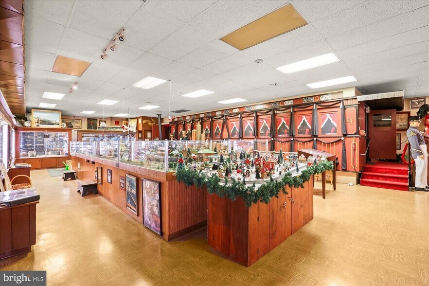 More Photos Of 425 Steinwehr Ave, Gettysburg Storefront Retail Office For Sale