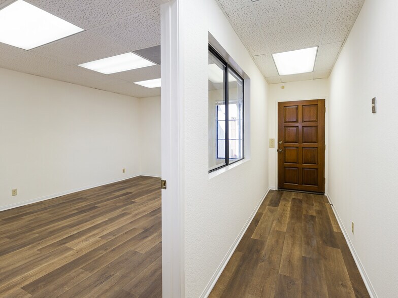 More Photos Of 302 W Grand Ave, El Segundo Office For Lease