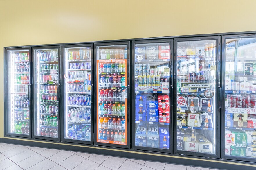 More Photos Of 337 W Irving Park Rd, Wood Dale Service Station For Sale