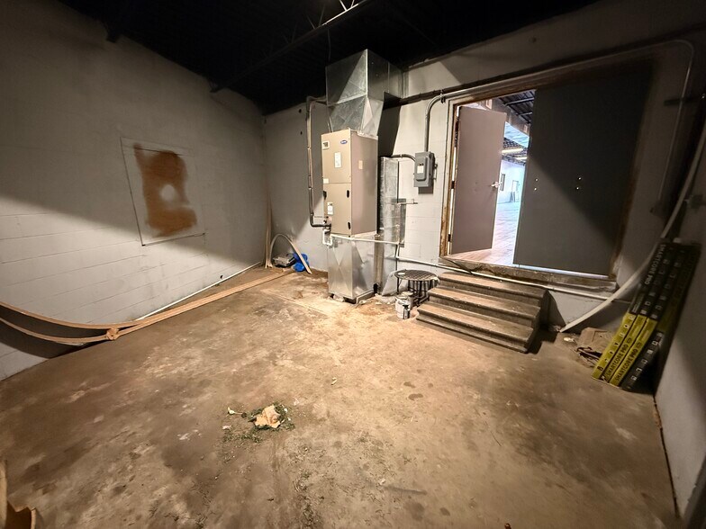 More Photos Of 230 W Baltimore St, Jackson Office For Lease