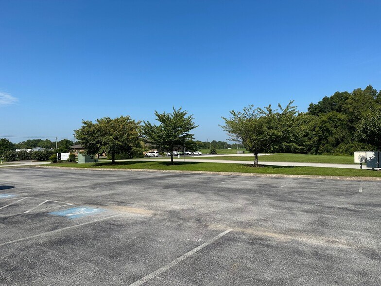 More Photos Of 112-114 Keeton Dr, Hopkinsville Medical For Lease