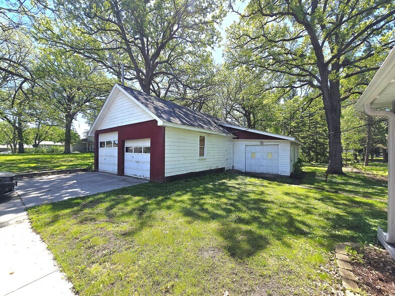More Photos Of 514 Main St E, New Prague Apartments For Sale