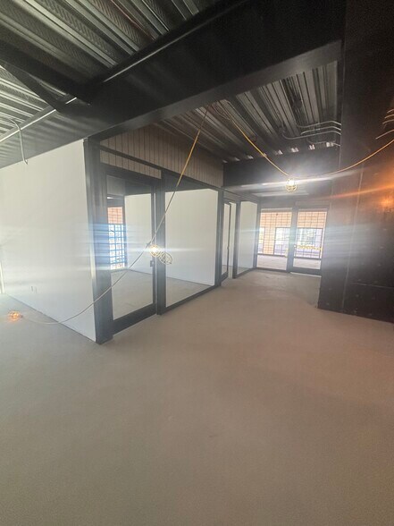 More Photos Of 1320-1330 E Franklin Ave, El Segundo Service For Lease