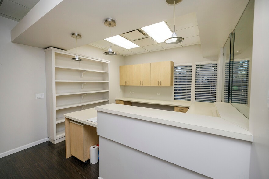 More Photos Of 1130 Coffee Rd, Modesto Medical For Sale