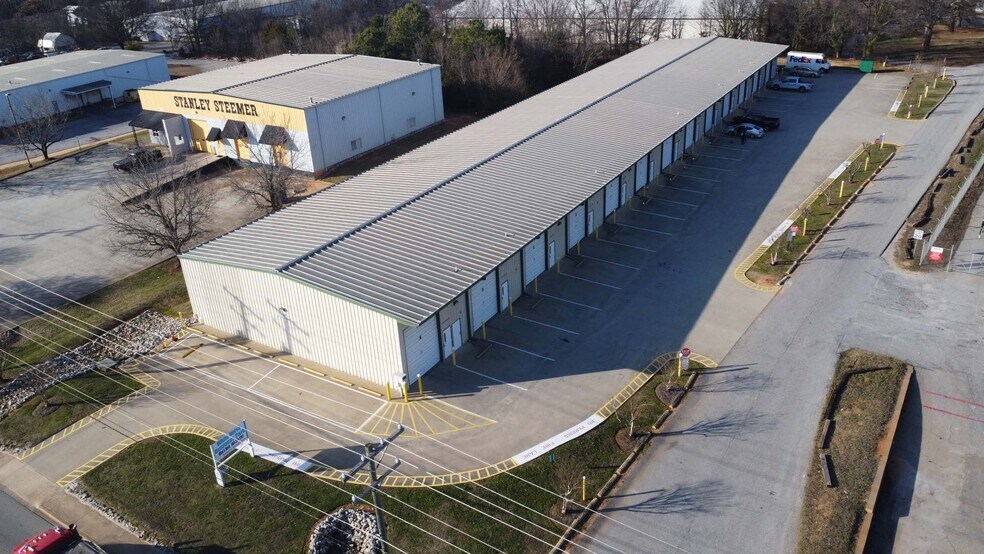 More Photos Of 1138 White Horse Rd, Greenville Warehouse For Lease