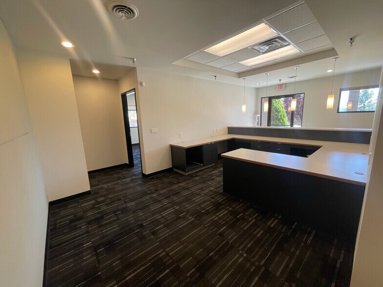 More Photos Of 2700 Farmington Ave, Farmington Office For Sale