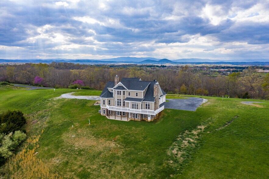 More Photos Of 243 Barrenridge rd, Staunton Specialty For Sale