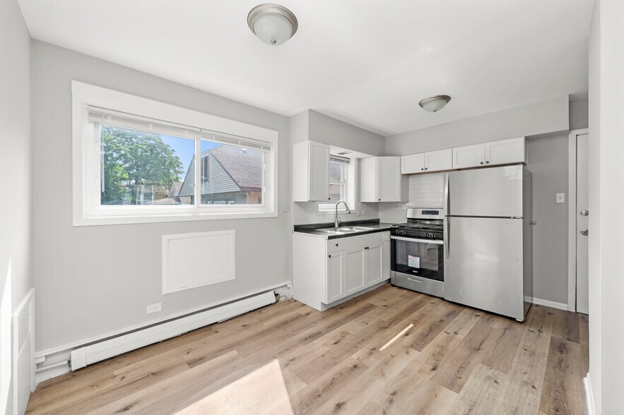 More Photos Of 3625 147th St, Midlothian Apartments For Sale