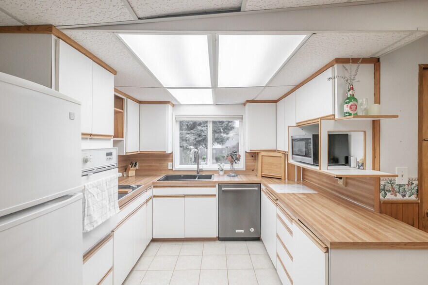 More Photos Of 5198 Skyline Rd S, Salem Multifamily For Sale