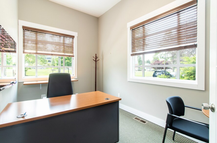 More Photos Of 698 Main St, Branford Office For Sale