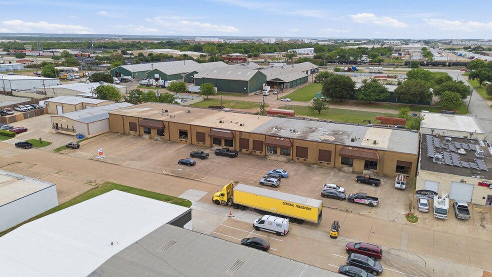 More Photos Of 2457 NW Dallas St, Grand Prairie Light Distribution For Sale
