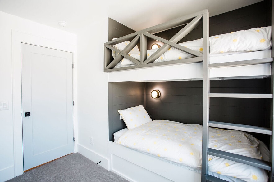 More Photos Of 112 Cape Fear Blvd, Carolina Beach Freestanding For Sale