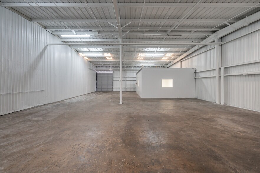 More Photos Of 3811 University Blvd W, Jacksonville Unknown For Lease