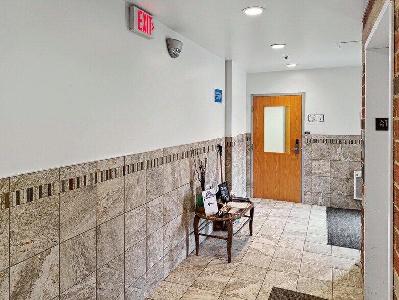 More Photos Of 1N131 County Farm Rd, Winfield Office For Sale