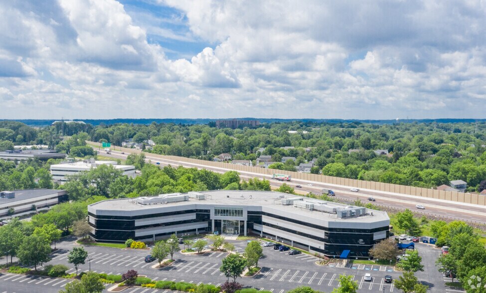 More Photos Of 518 Township Line Rd, Blue Bell Office For Lease