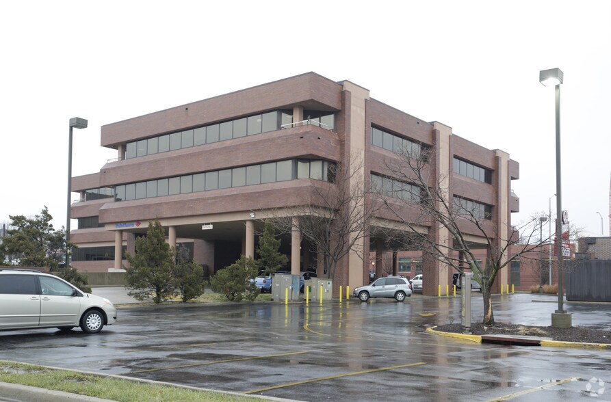 More Photos Of 3100 Main St, Kansas City Office For Lease