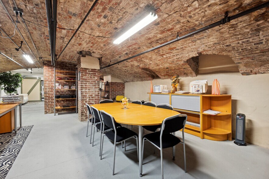 More Photos Of 136-138 N 2nd St, Philadelphia Apartments For Sale