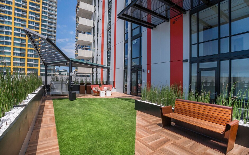 More Photos Of 1501 Island Ave, San Diego Apartments For Lease