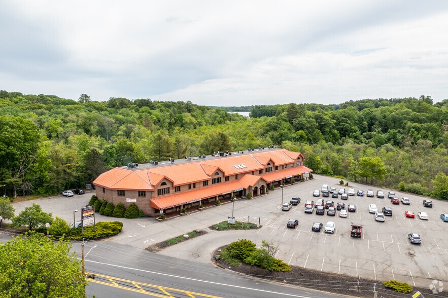 More Photos Of 435 Newbury St, Danvers Storefront For Lease