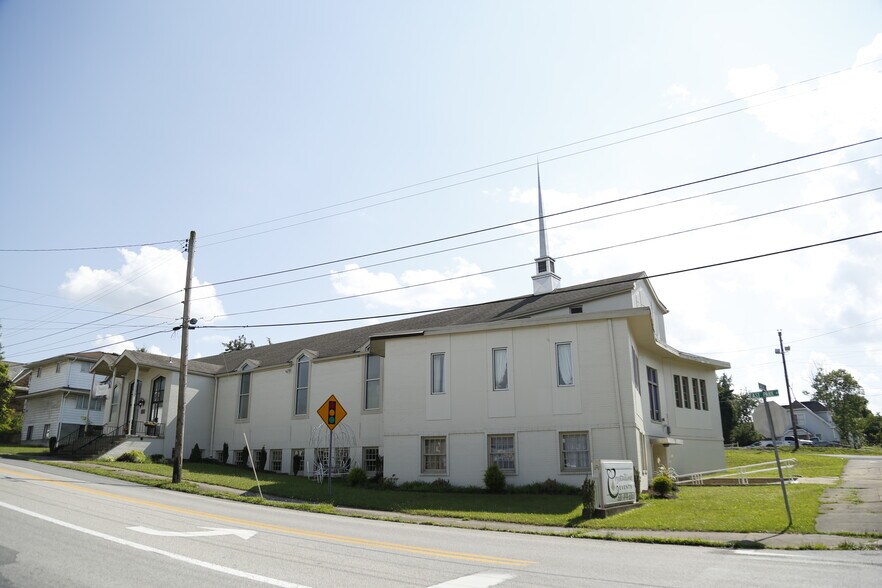 More Photos Of 801 E Park Ave, Fairmont Storefront For Sale