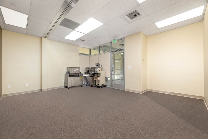 More Photos Of 345 Crown Point Cir, Grass Valley Flex For Lease