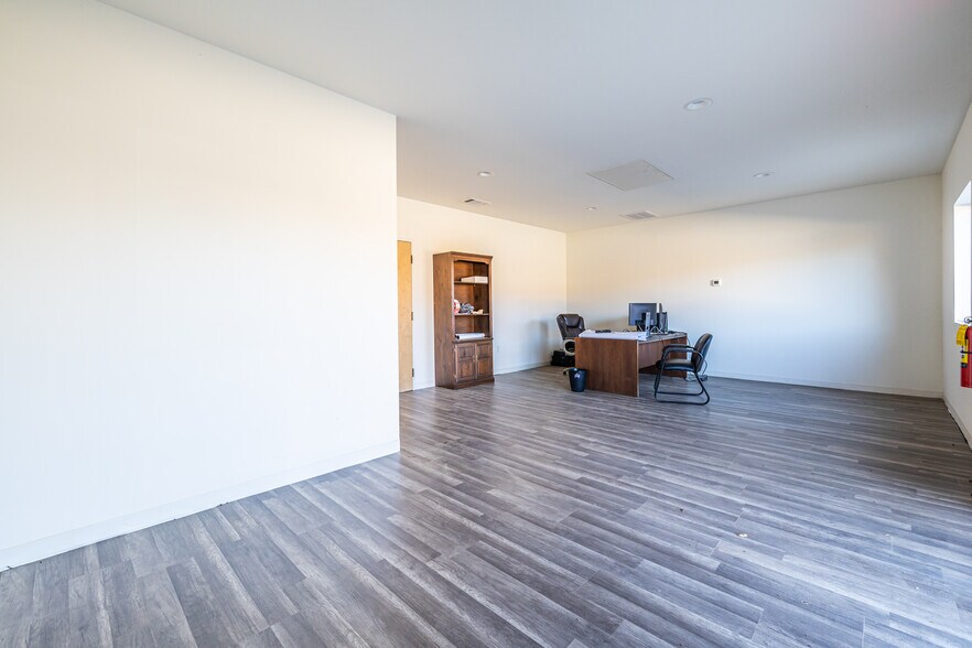 More Photos Of 4337 McBrayer Rd, Oakwood Warehouse For Sale