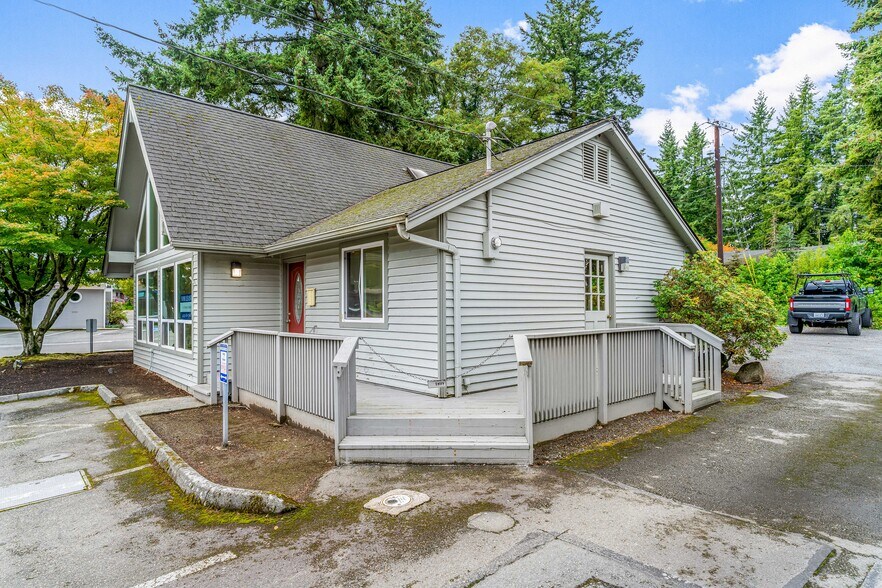 More Photos Of 712 Avenue D, Snohomish Storefront Retail Office For Sale