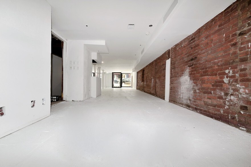 More Photos Of 334 E 6th St, New York Apartments For Lease