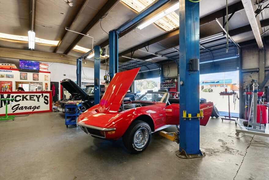 More Photos Of 1034 NE Main St, Simpsonville Auto Repair For Sale