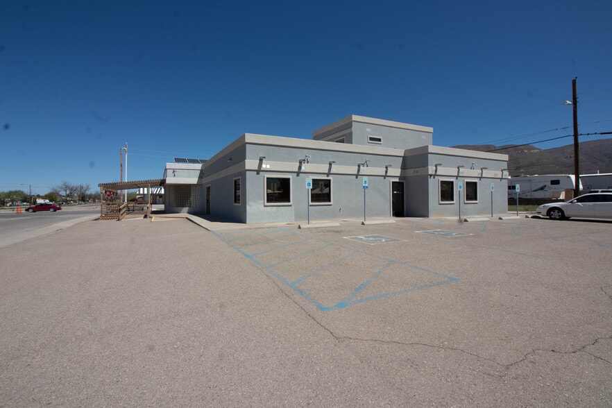 More Photos Of 2010 Pecan Dr, Alamogordo General Retail For Sale