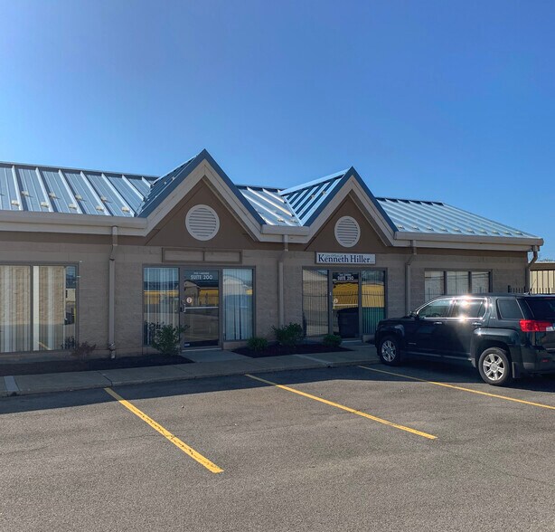 More Photos Of 300 Langner Rd, West Seneca Self Storage For Lease