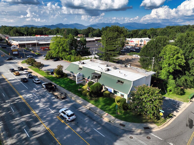 More Photos Of 830 Hendersonville Rd, Asheville General Retail For Lease