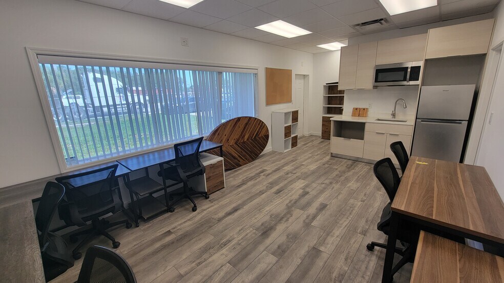 More Photos Of 6900 Barbour Rd, Riviera Beach Manufacturing For Lease