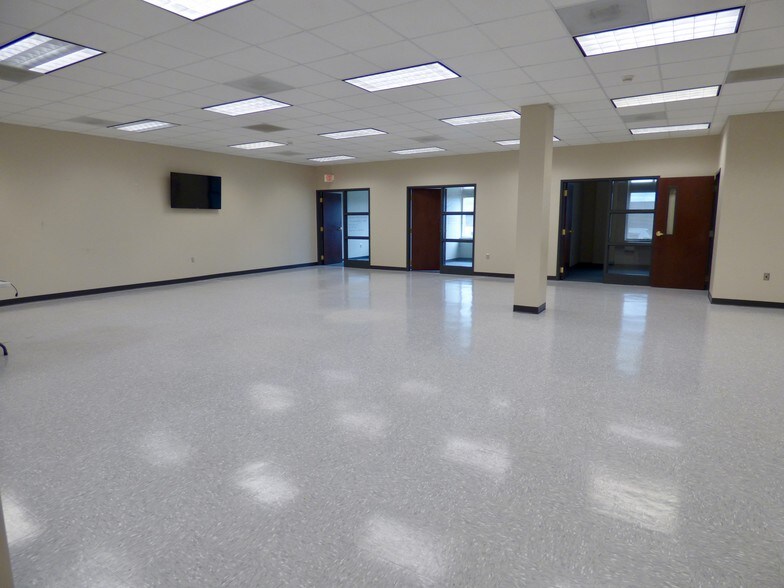 More Photos Of 201 Hay St, Fayetteville Office For Lease