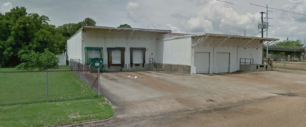 More Photos Of 755 Stonewall St, Jackson Flex For Sale