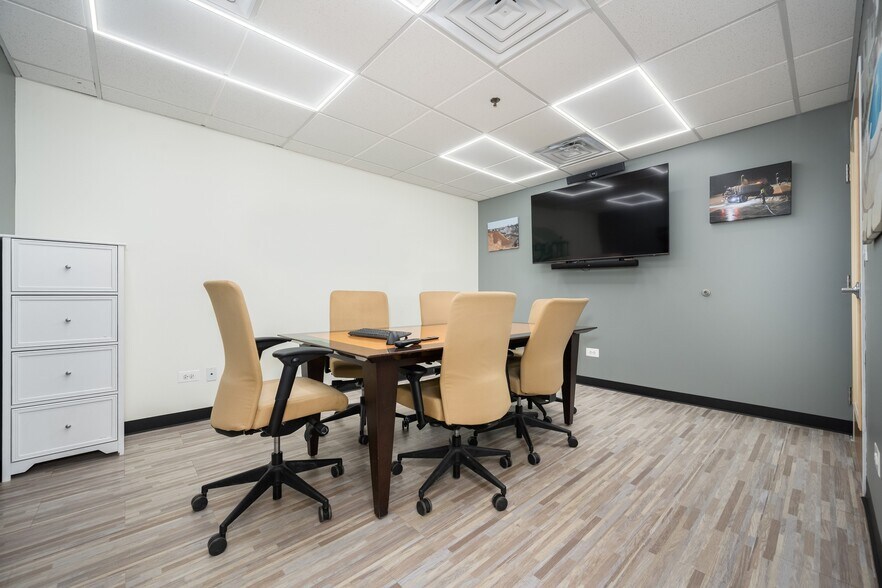 More Photos Of 2101 Route 176, Prairie Grove Showroom For Sale
