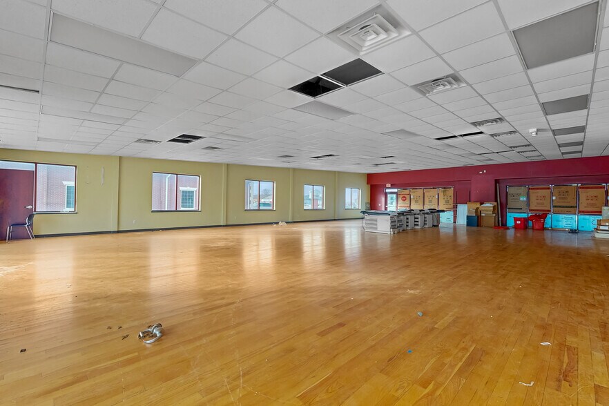 More Photos Of 4170 Pennsylvania Ave, Dubuque Office For Lease