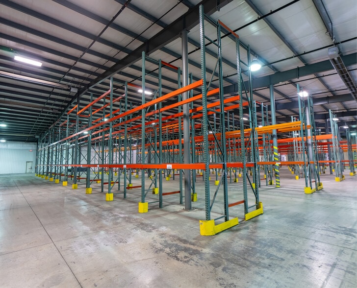 More Photos Of 515 S Main St, Fremont Warehouse For Lease