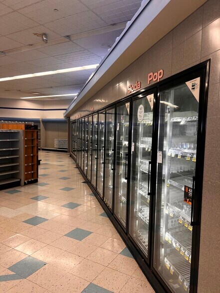 More Photos Of 5005 W Overland Rd, Boise Freestanding For Lease