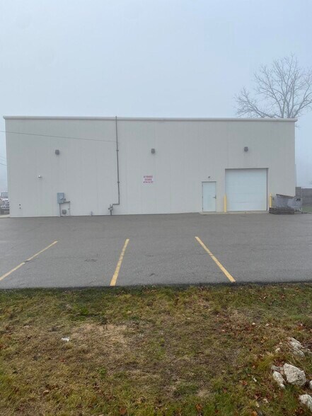 More Photos Of 330 Adams St, Newaygo Storefront Retail Office For Sale
