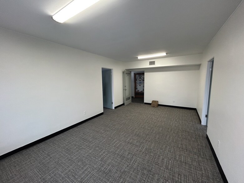 More Photos Of 6410-6418 Hampton Ave, Saint Louis Storefront Retail Office For Lease