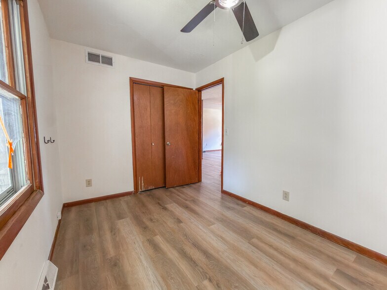 More Photos Of 204 N Walnut St, La Monte Multifamily For Sale