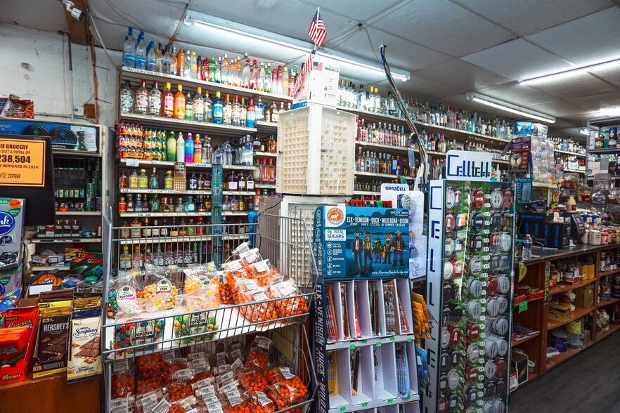 More Photos Of 9875 S Dixie Hwy, Erie Supermarket For Sale