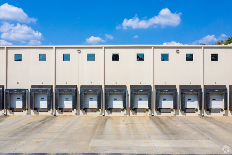 More Photos Of 2165 Northmont Pky, Duluth Warehouse For Lease